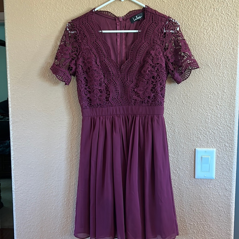 Short sleeve burgundy dress